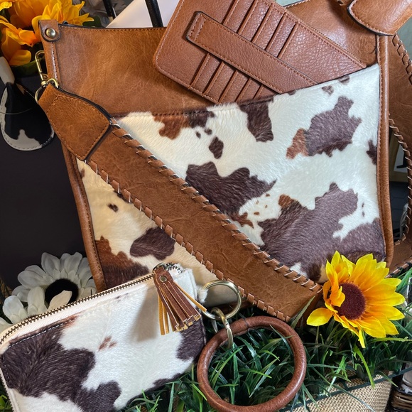 Last one‼️ Faux Fur Saddle guitar strap handbag - zipper closure - Picture 5 of 11